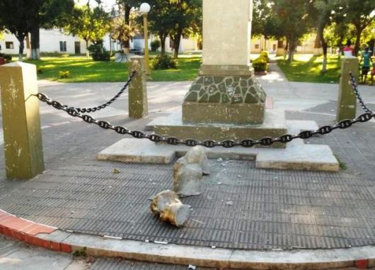 9 de Julio: vándalos destrozaron el monumento de San Martín