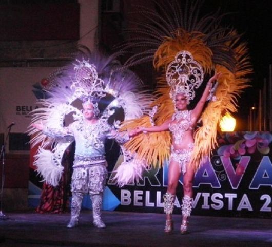 Por robo, los mejores trajes del carnaval para Anahí 