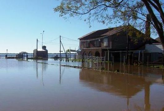 En Corrientes, el Paraná superó los 7 metros