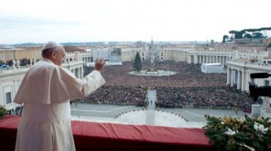 Francisco pidió por la paz mundial en la bendición 'Urbi et orbi' de Navidad