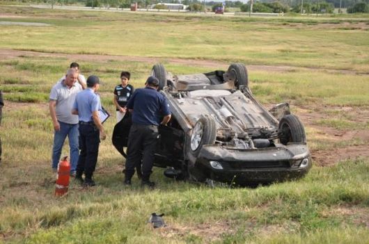 Colonia Libertad: falleció un hombre tras despiste y vuelco del automóvil que conducía 