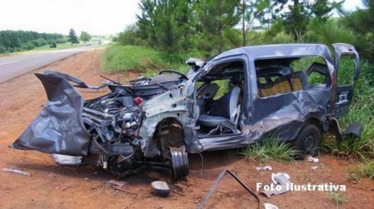 Mujer murió tras colisión entre camión y automóvil 