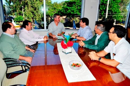 Chávez entregó subsidio a la Asociación de Pesca y Turismo