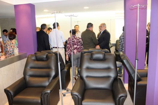 Inauguran nueva área de oncología en el Vidal, "modelo en la región" y garantizan total acceso