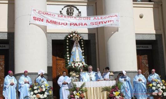 Miles de jóvenes llegaron a los pies de María de Itatí