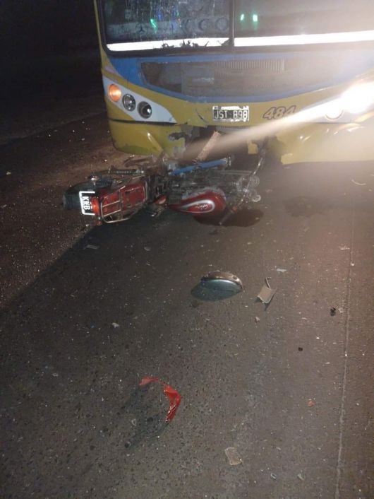  Accidente fatal en avenida Maipú y Ruta 12 entre un colectivo y una motocicleta